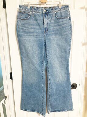 Madewell The Curvy Perfect Vintage Flare Jeans Six 33 Light Wash Mid Rise NWT